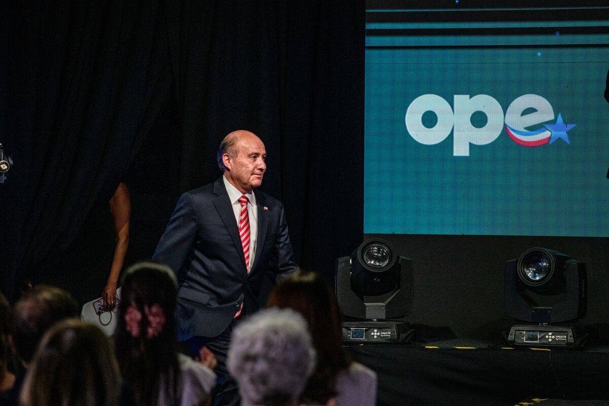 Illustrative photo for: Chile public spending cuts may take longer than planned,