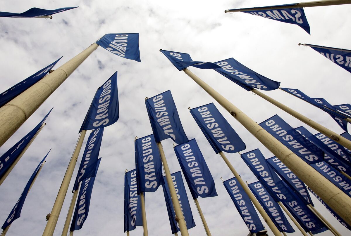 Illustrative photo for: Samsung ai memory chip Nears Nvidia Certification, Closing