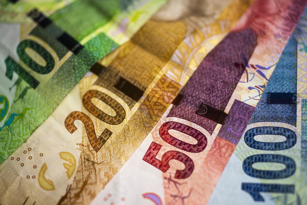 Illustrative photo for: Rand strengthens past 16 per dollar for the first time in