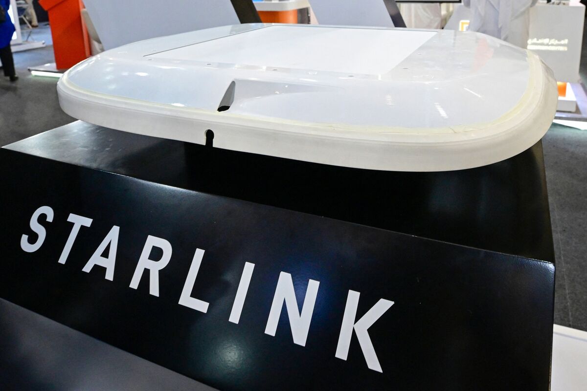 Illustrative photo for: SpaceX Gulf Air Wi Fi: Starlink Wins Bahrain In-Flight