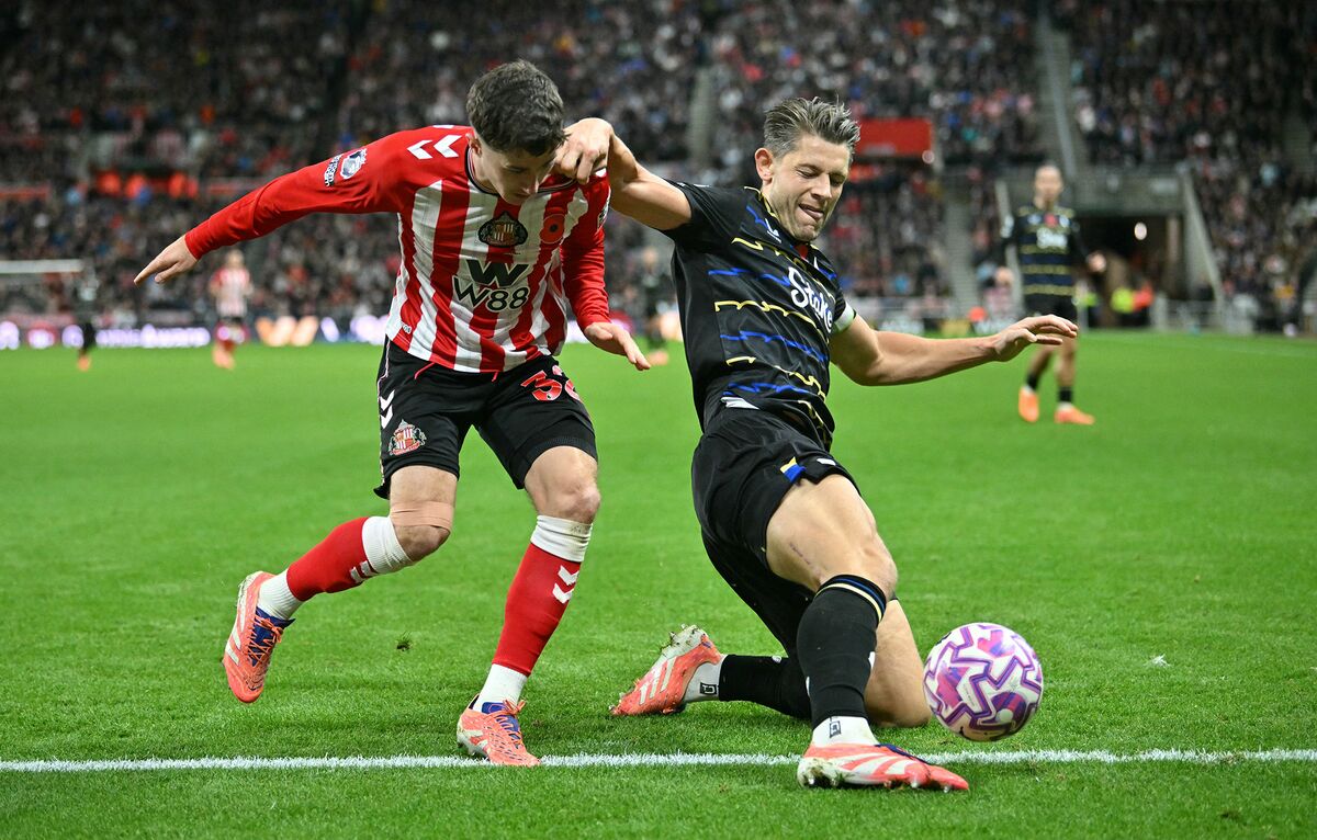 Illustrative photo for: Sports Fans Turn to Illegal Sports Streaming Sites Amid