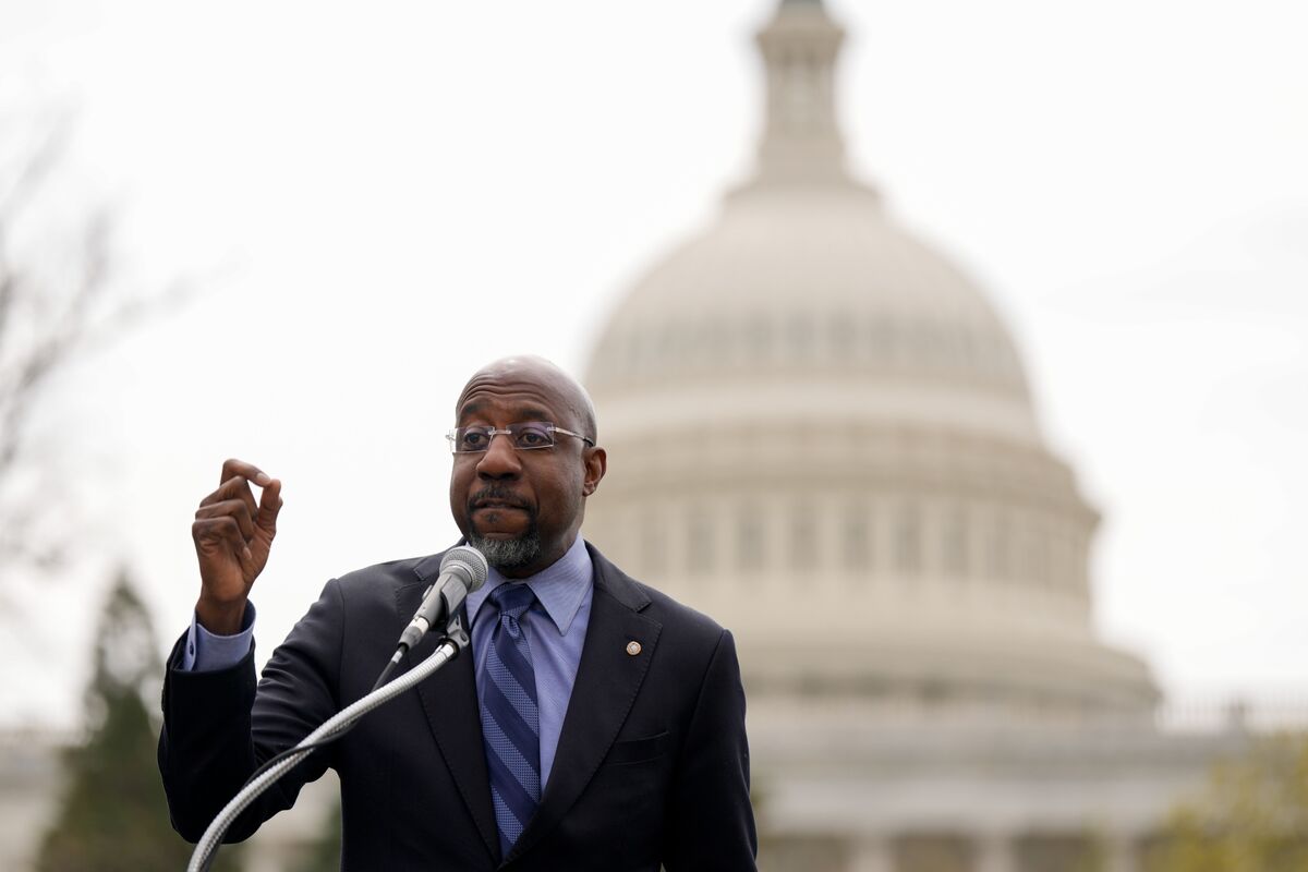Illustrative photo for: Raphael Warnock Minneapolis trip Amid Backlash Over Nurse