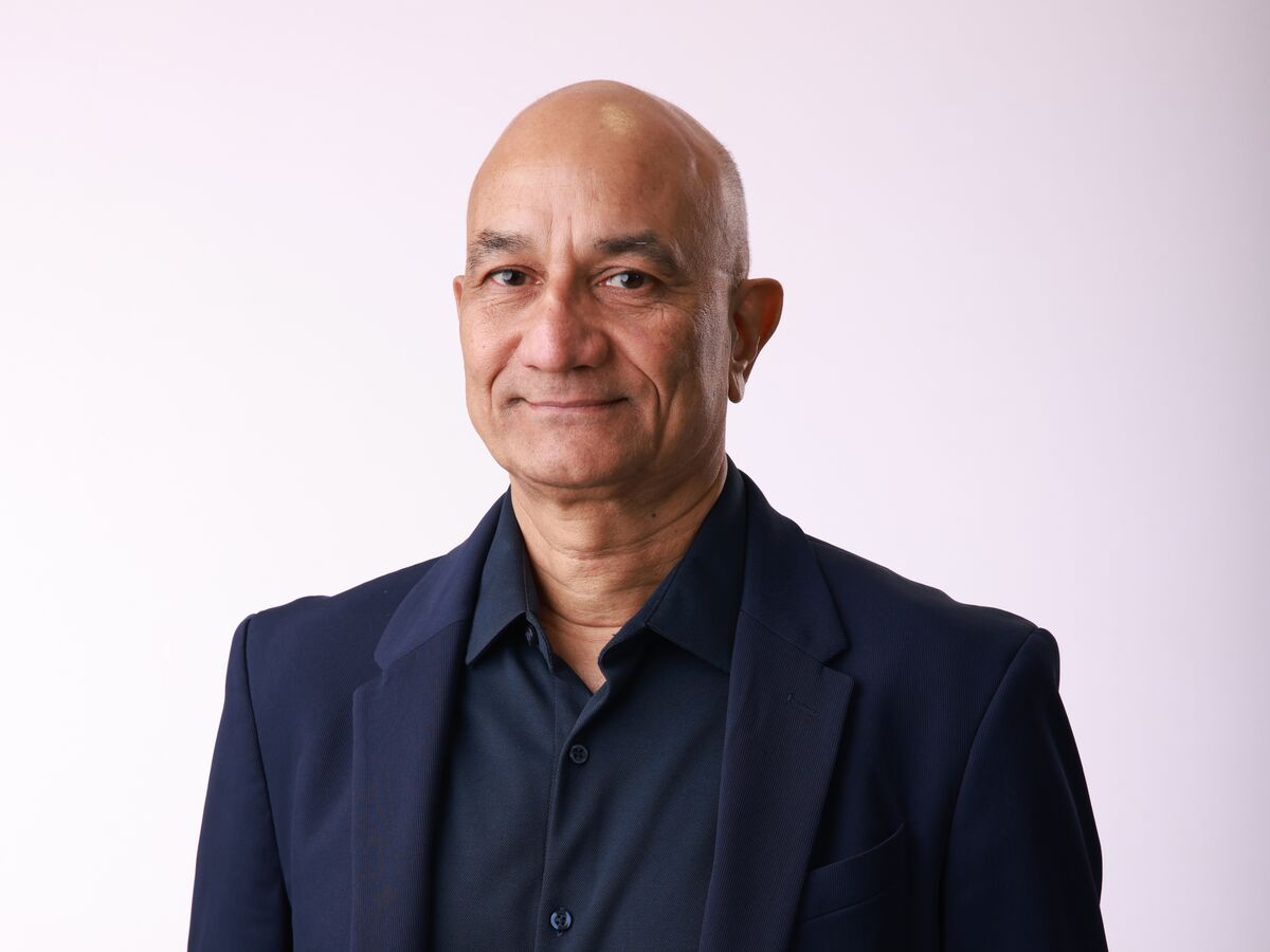 Illustrative photo for: Singapore UltraGreen stock Boosts CEO's Success in Surgical