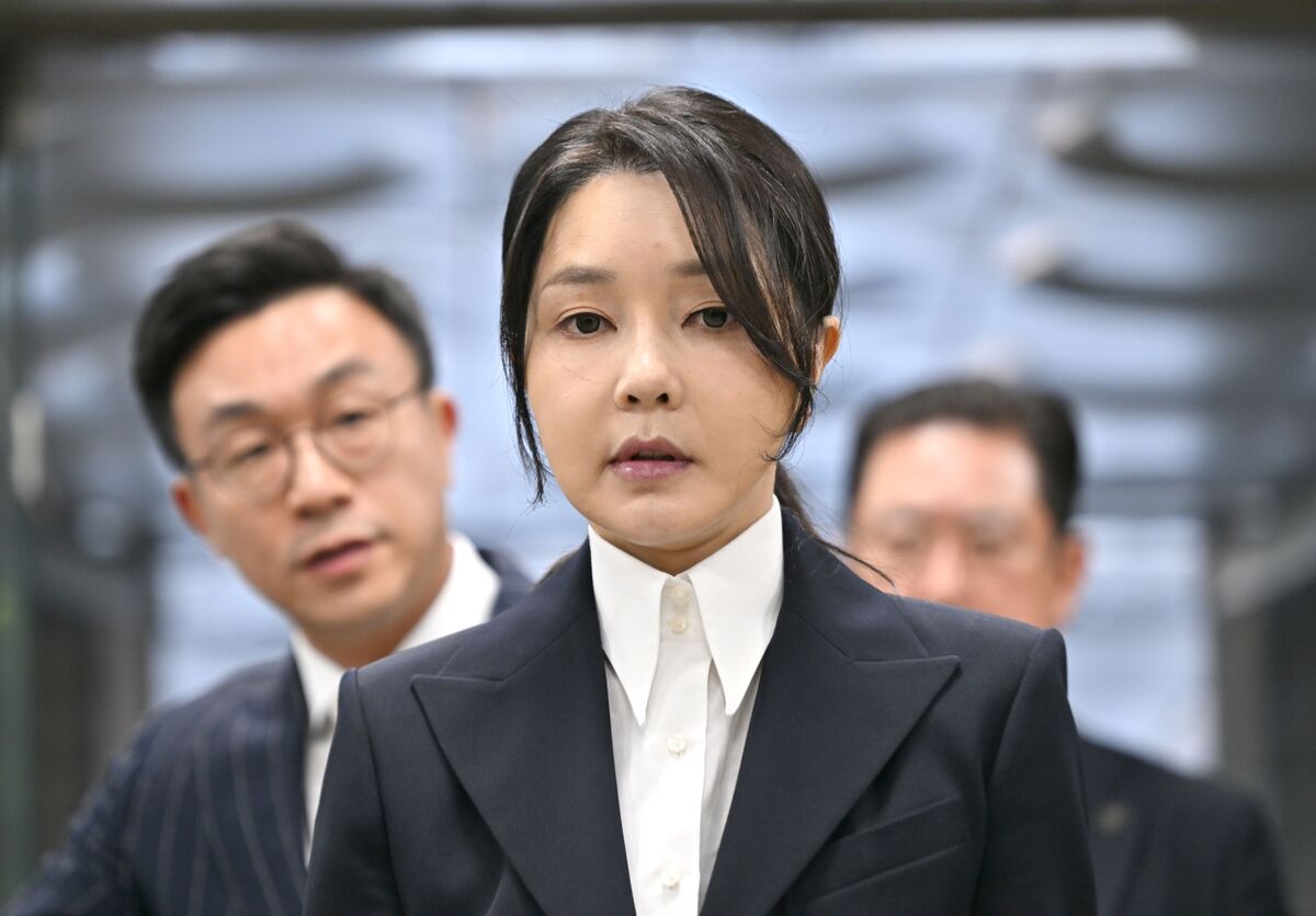 Illustrative photo for: Kim Keon Hee prison: Former First Lady Sentenced to 20