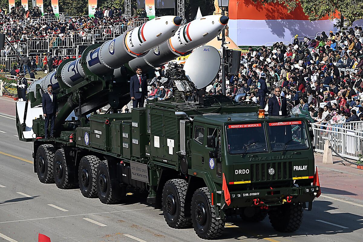 Illustrative photo for: India Defense Corporate Bonds Surge Amid Market Concerns