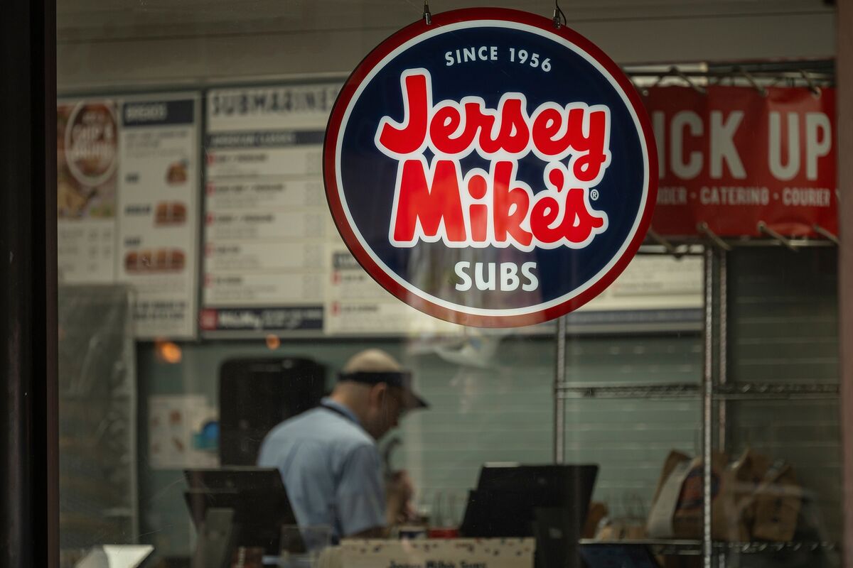 Illustrative photo for: Jersey Mikes bond issuance: $760M Bond Sale with Early