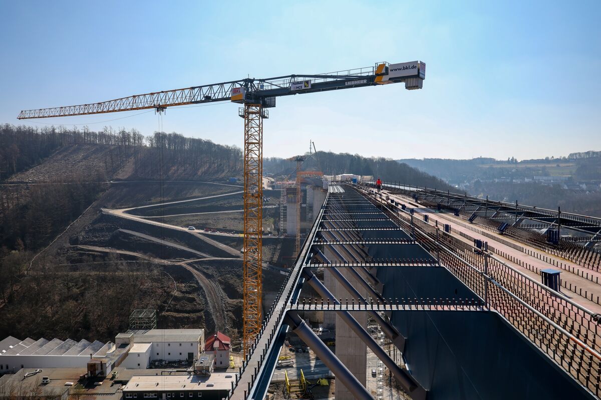 Illustrative photo for: Merz Spending Economic Results: Germany's Growth Boost?