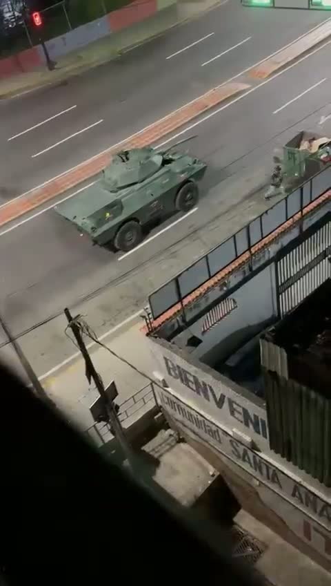 Illustrative photo for: Venezuelan armored vehicles deployment near Miraflores