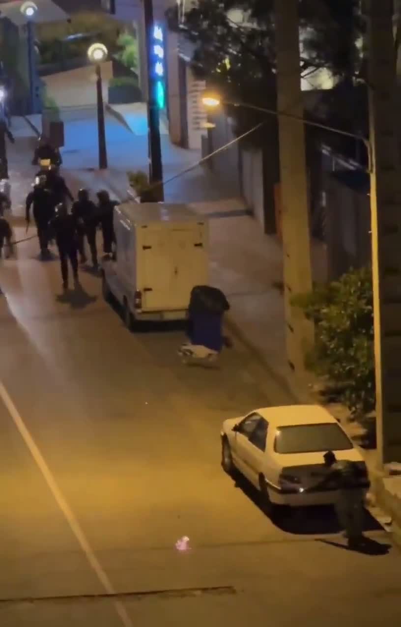 Illustrative photo for: Iran anti regime protest Flamethrower: Protester Fires