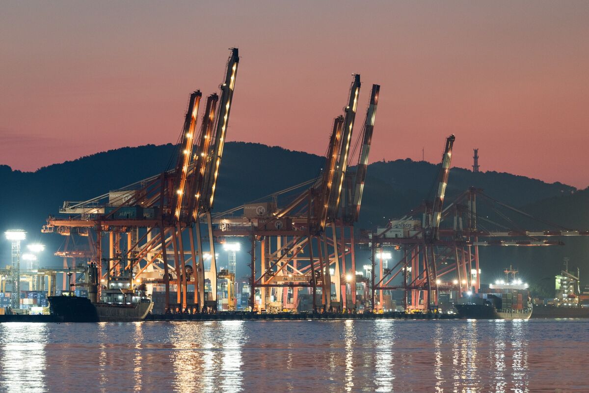 Illustrative photo for: South Korea export growth Rebounds in January Led by