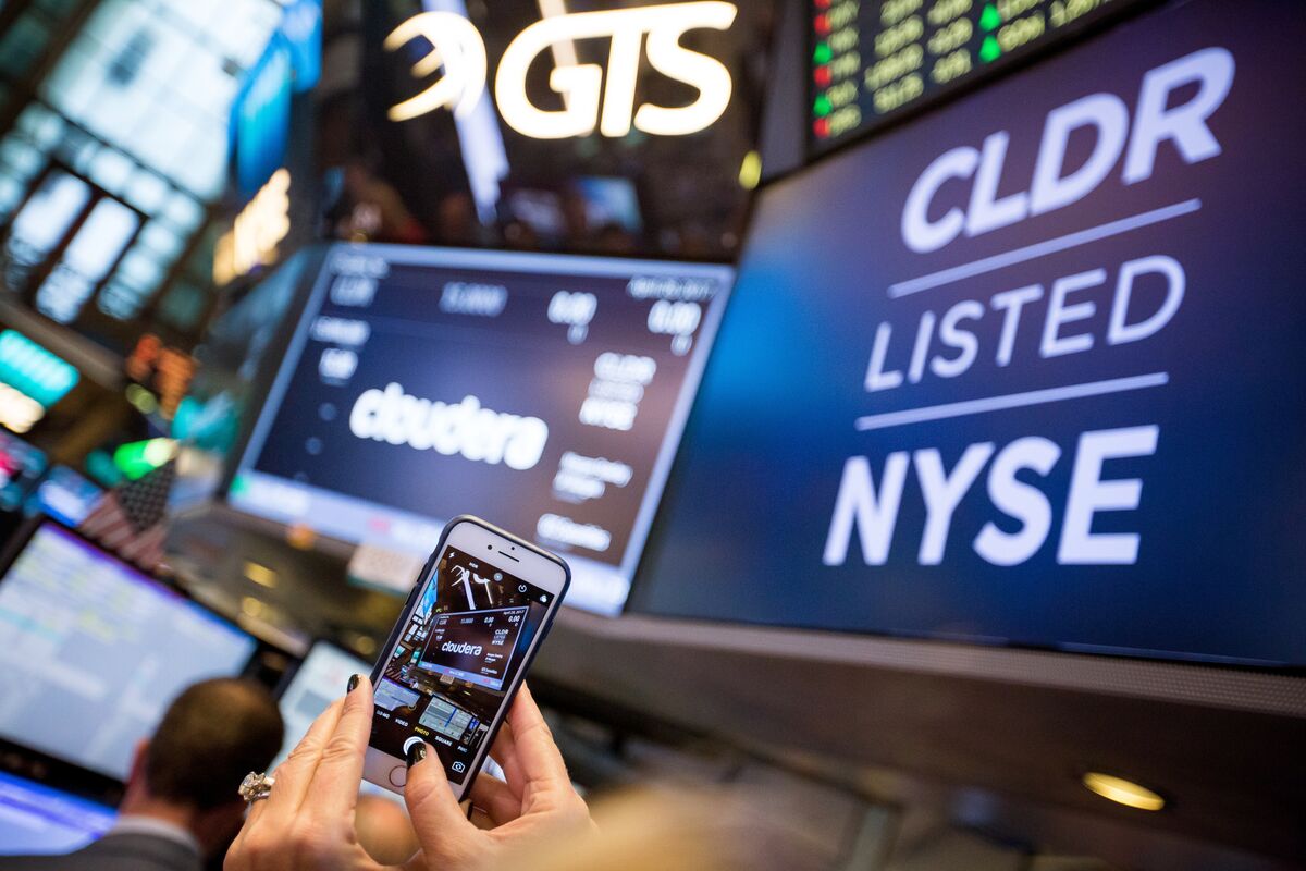 Illustrative photo for: Software Companies Debt Crisis: Industry Faces Growing