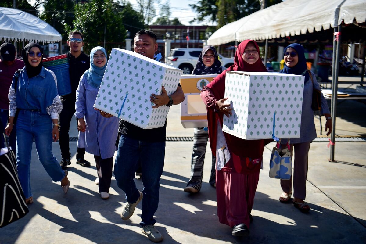 Illustrative photo for: Thai voters three-cornered contest poll forecasts show