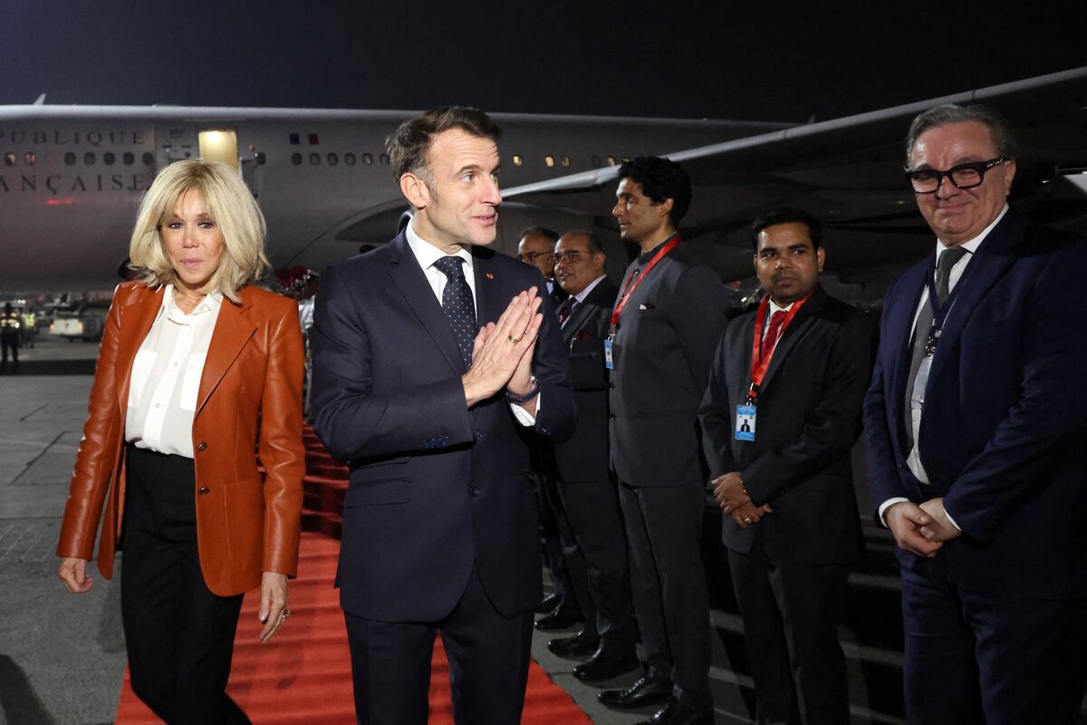 Illustrative photo for: Macron courting Modi jet deal: high-stakes diplomacy for