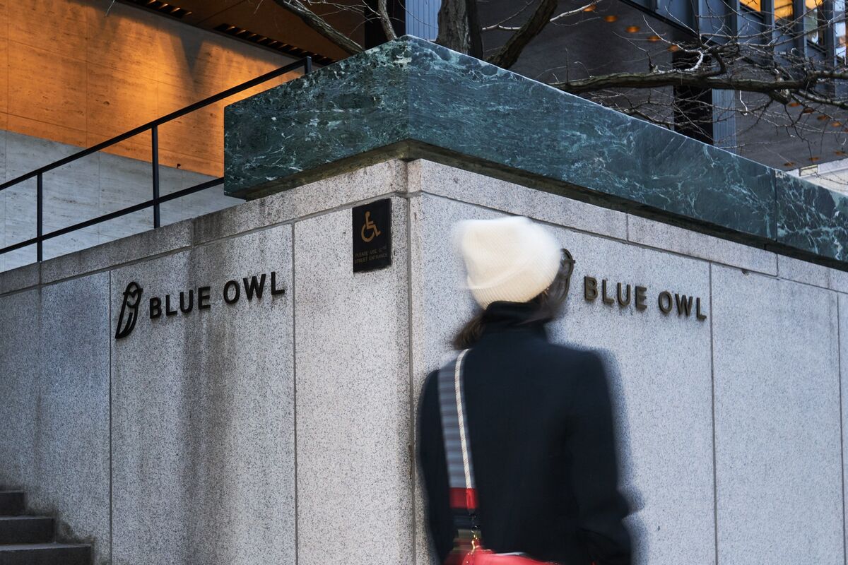 Illustrative photo for: Blue Owl loan portfolio buyers buy $1.4B portfolio split