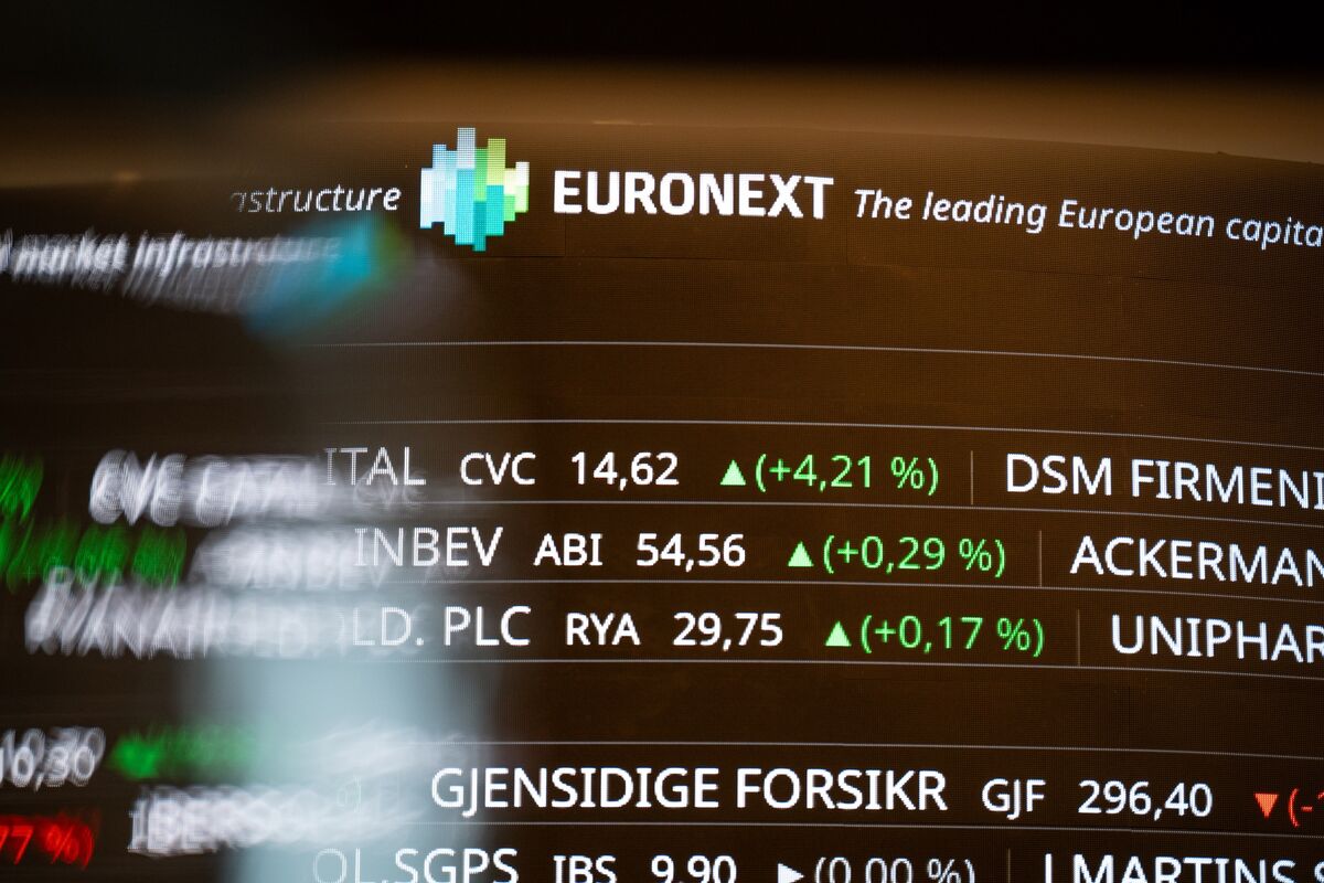 Illustrative photo for: European stocks record high outlook sparks investor caution