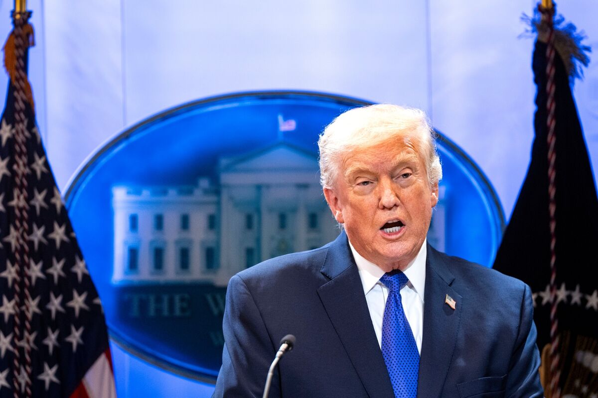 Illustrative photo for: Trump tariff implements duration: 150 days take effect