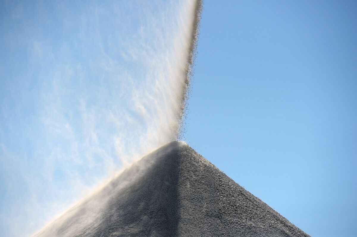 Illustrative photo for: Lithium ore sale financing restart: Core Lithium funds