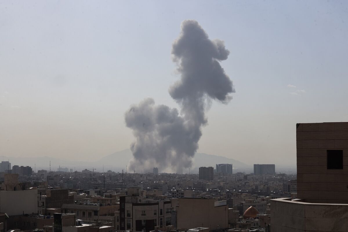 Illustrative photo for: Israel Attacks Iran With Reported US Backing: Live Updates