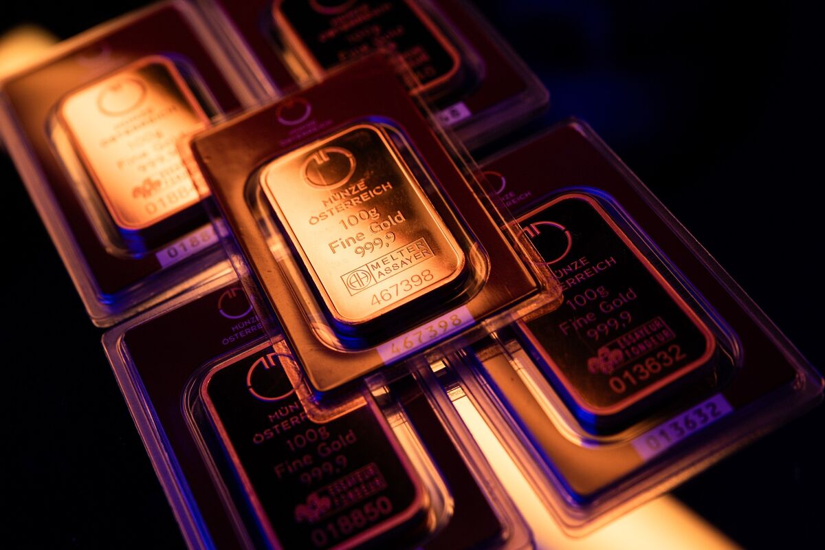 Illustrative photo for: Gold prices steady as dollar weighs on demand amid Middle