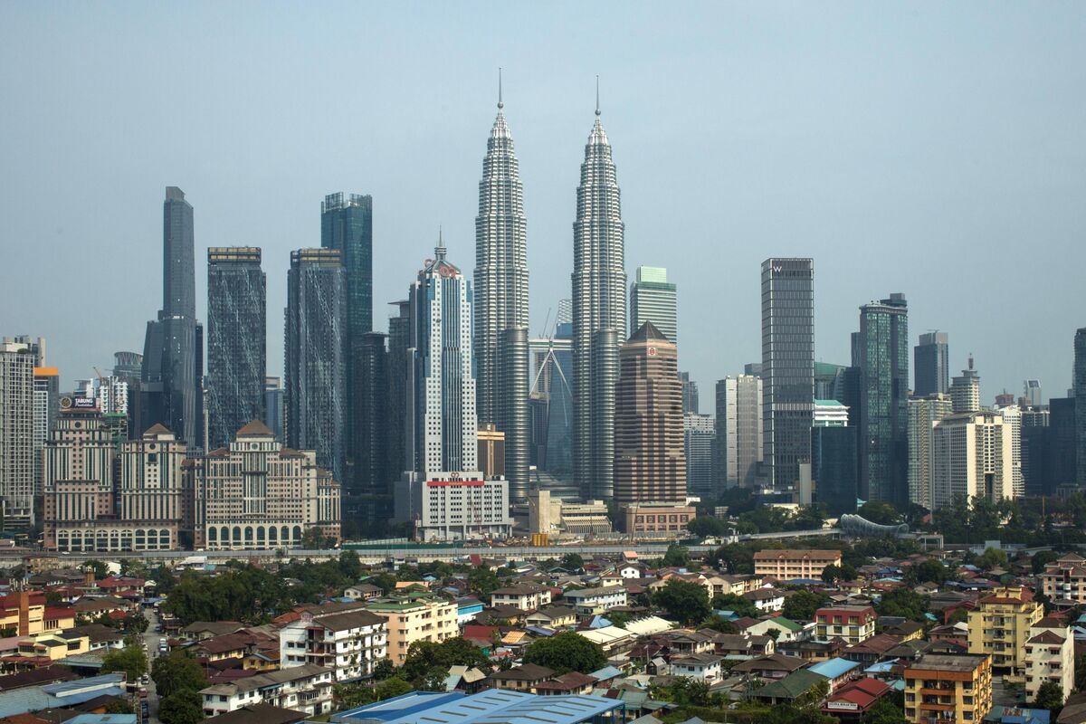 Illustrative photo for: Malaysia growth forecast uncertainty tightens 2026 outlook,