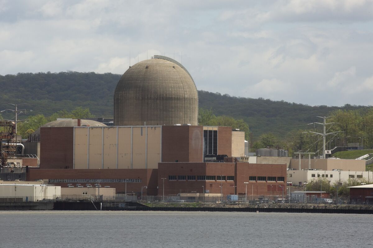 Illustrative photo for: Energy Secretary Pushing to restart shuttered nuclear plant