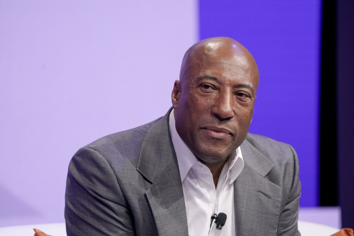 Illustrative photo for: Media Mogul Acquisition Stake Starz: Byron Allen Buys