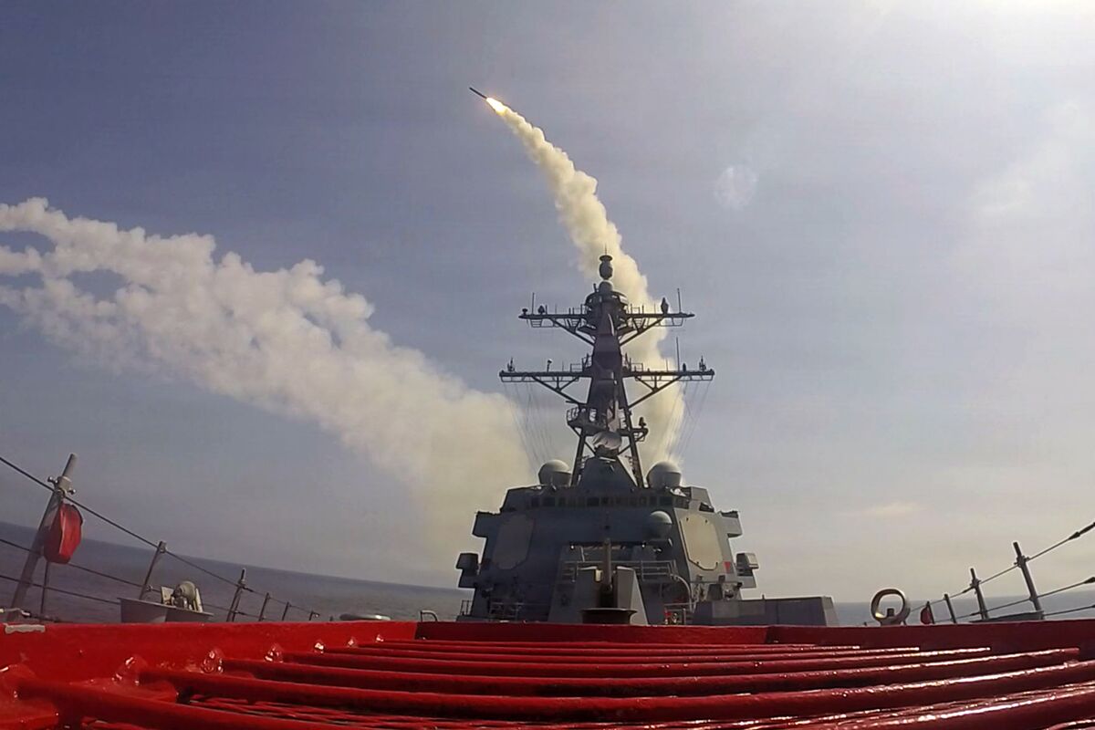 Illustrative photo for: America irresponsible presence asia waters: U.S. strike on