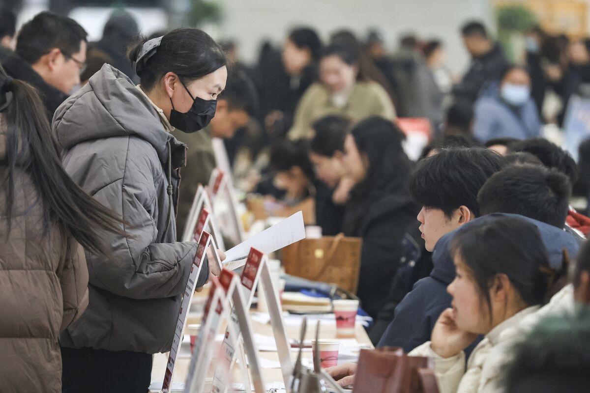 Illustrative photo for: China to Use AI Driven Job Creation China Graduates 127