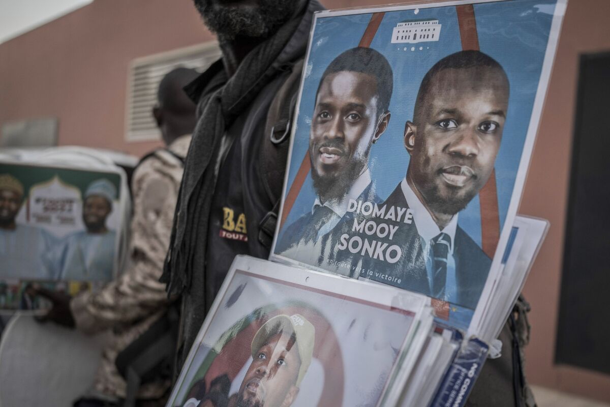 Illustrative photo for: Senegal ruling party rift deepens as IMF talks loom