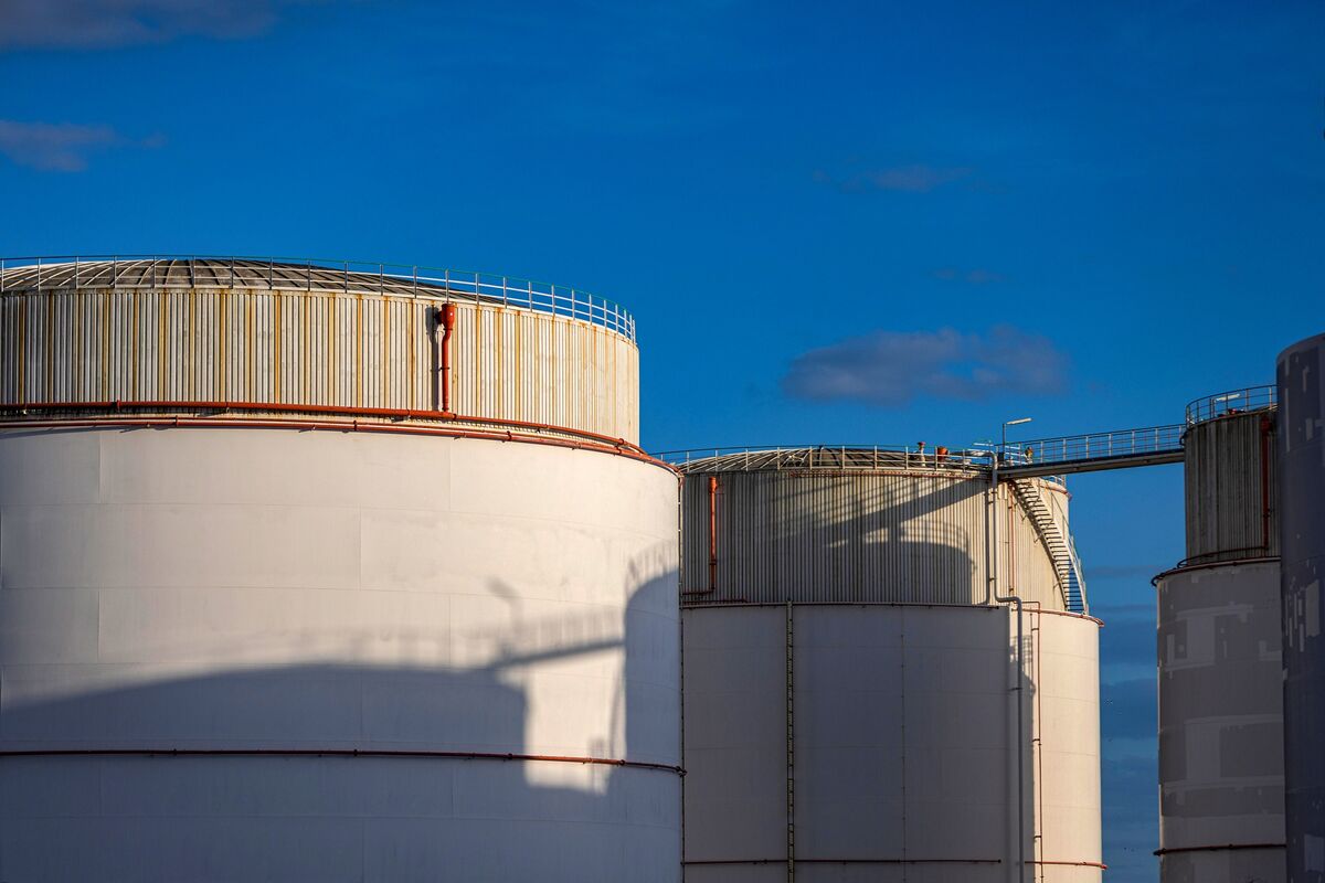 Illustrative photo for: Oil supply disruption persists as prices spike after Iran