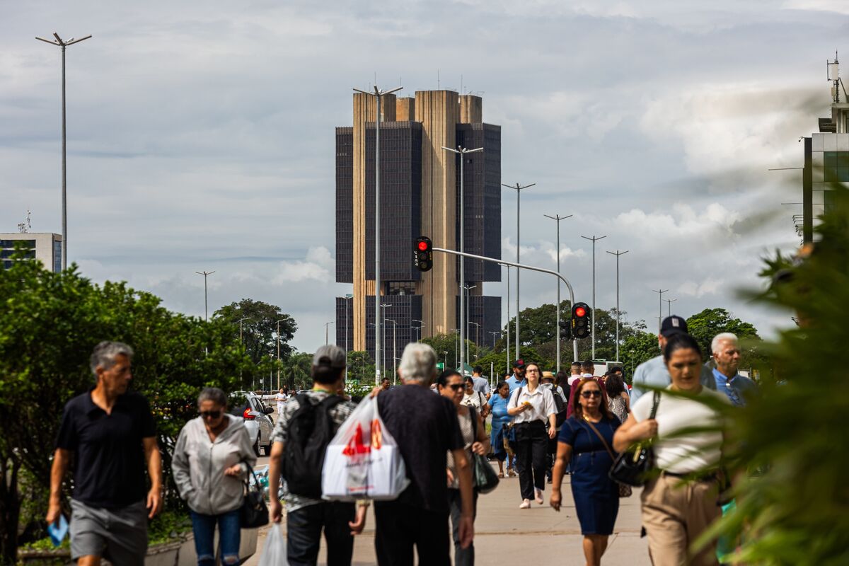 Illustrative photo for: Brazilian rate cuts support assets boosts currency, easing