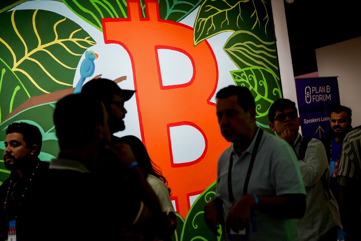 Illustrative photo for: Bitcoin price dip trend: Bitcoin Dips Near Two-Week Low as