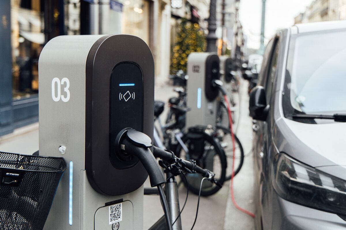 Illustrative photo for: EU car sales rise as electric vehicle sales rise gain