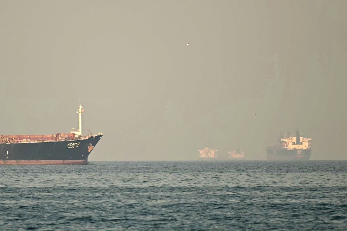 Illustrative photo for: Malaysian vessels allowed to return as Iran frees trapped
