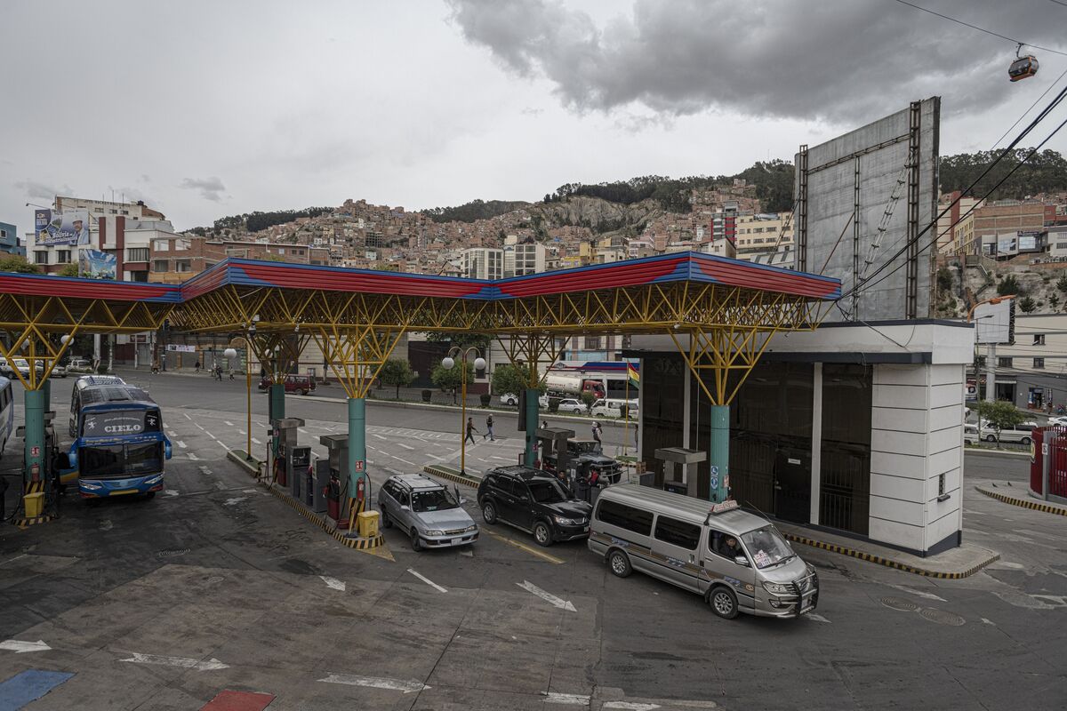 Illustrative photo for: Bolivia suspends fuel contracts amid fuel quality probe,