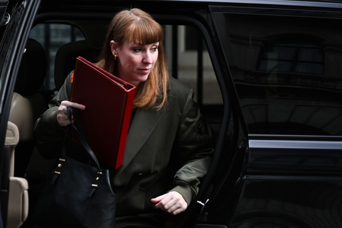 Illustrative photo for: Iran war leadership challenge dampens Starmer’s economic