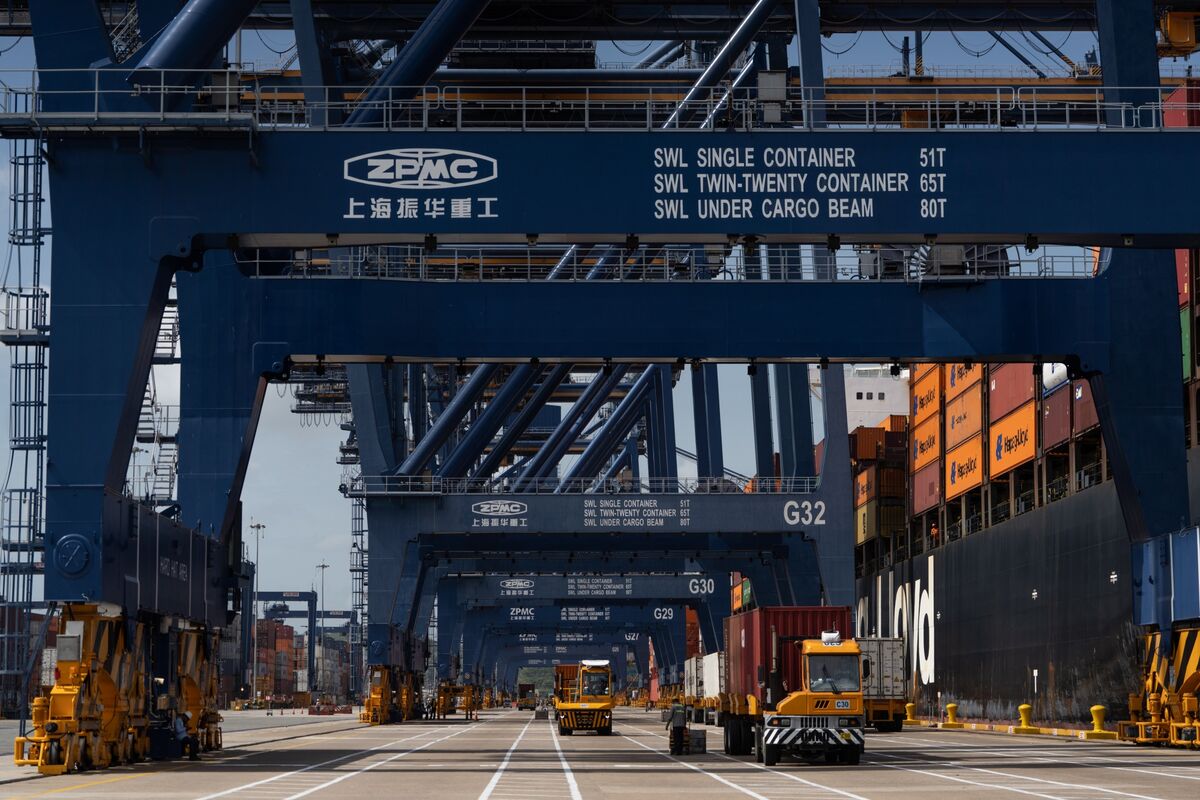 Illustrative photo for: Colombia Ecuador tariff escalation: tariff hikes strain