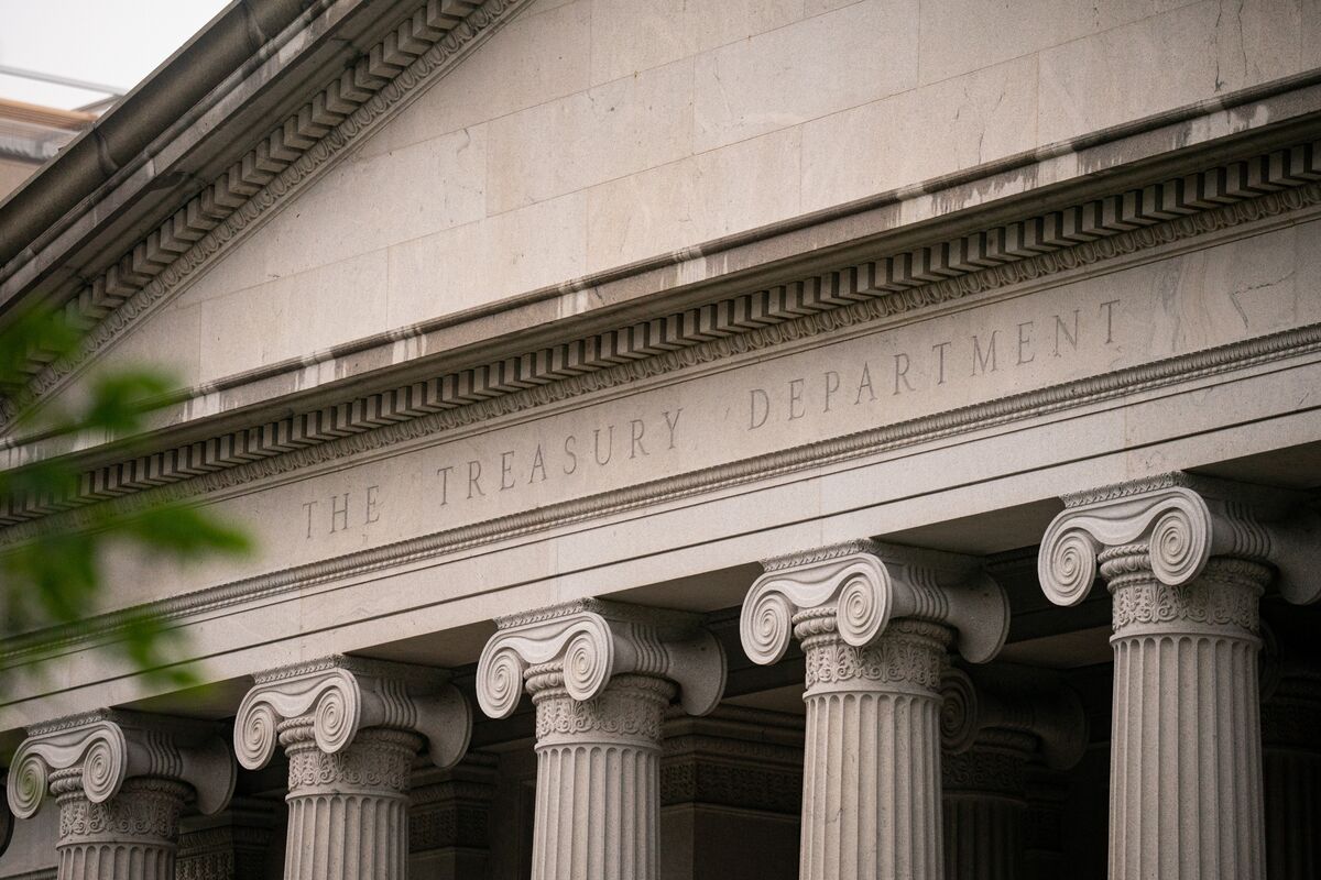Illustrative photo for: Tax day inflows liquidity impact lifts Treasury cash briefly