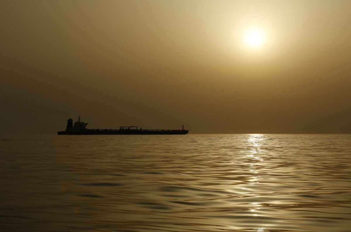 Illustrative photo for: Tanker exits Strait of Hormuz, Pakistan-Flagged tanker