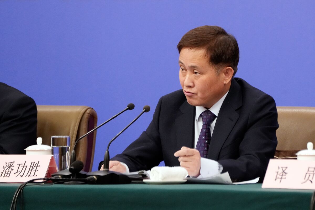 Illustrative photo for: China's central bank chief: AI-driven transformation offers