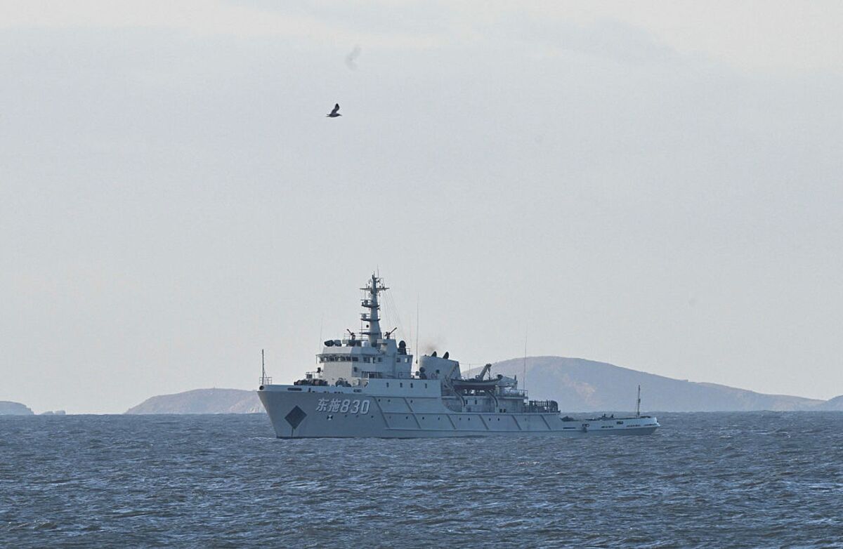 Illustrative photo for: China conducts joint naval and air readiness patrols in