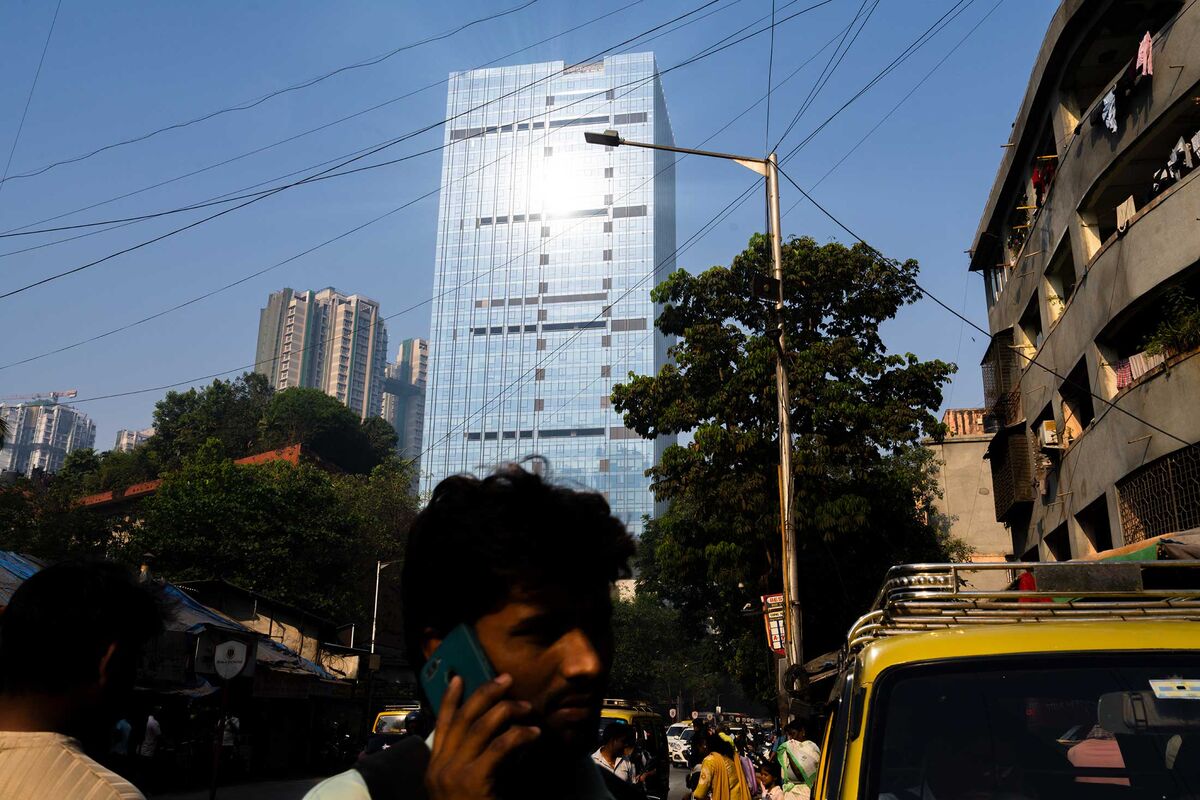 Illustrative photo for: Mumbai’s Skyline Races Up as Displacement Risk Tests