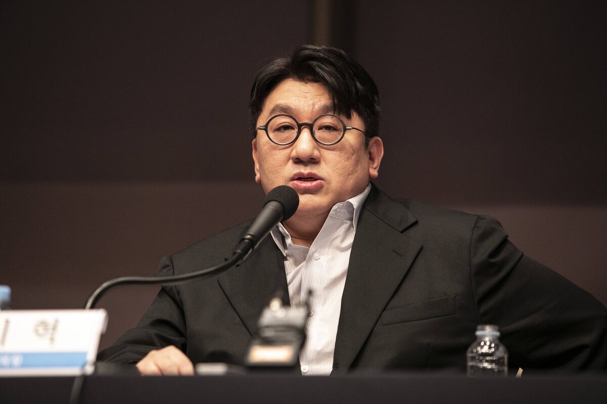 Illustrative photo for: Police Seek Warrant for Bang Si-hyuk Arrest Warrant Over
