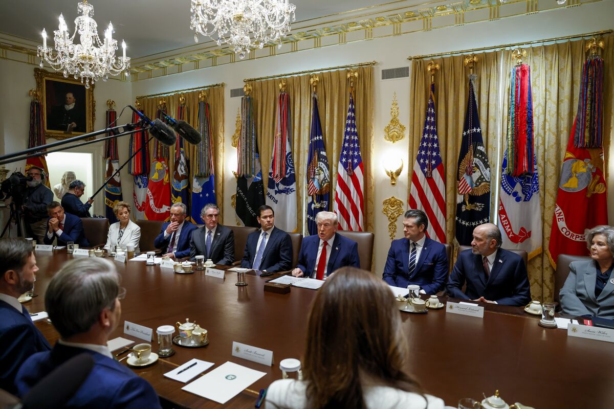 Illustrative photo for: Cabinet departures next possibilities: Labor Sec