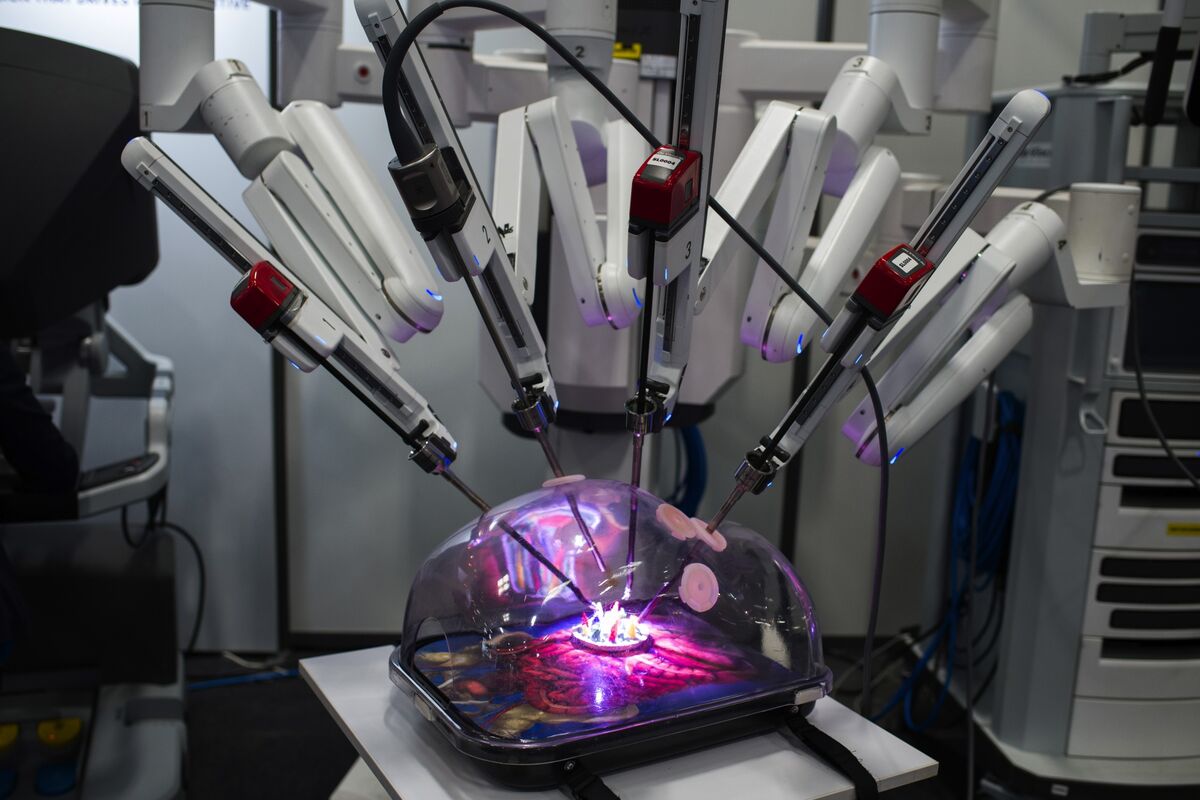 Illustrative photo for: Robotic surgery growth outlook climbs after Surges in