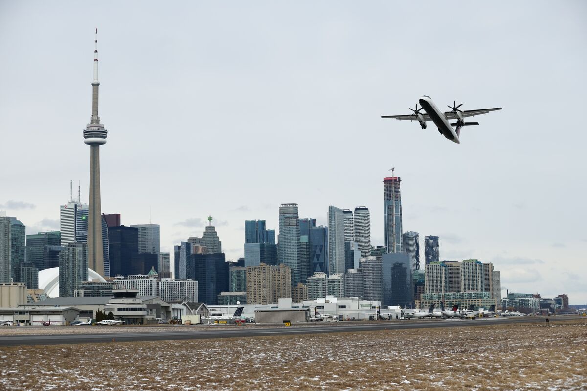 Illustrative photo for: Miles overlapping bookings travel chaos prompts scarce seats