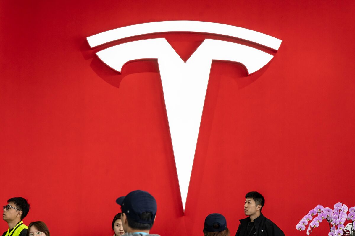 Illustrative photo for: Tesla China driver-assist rollout delays