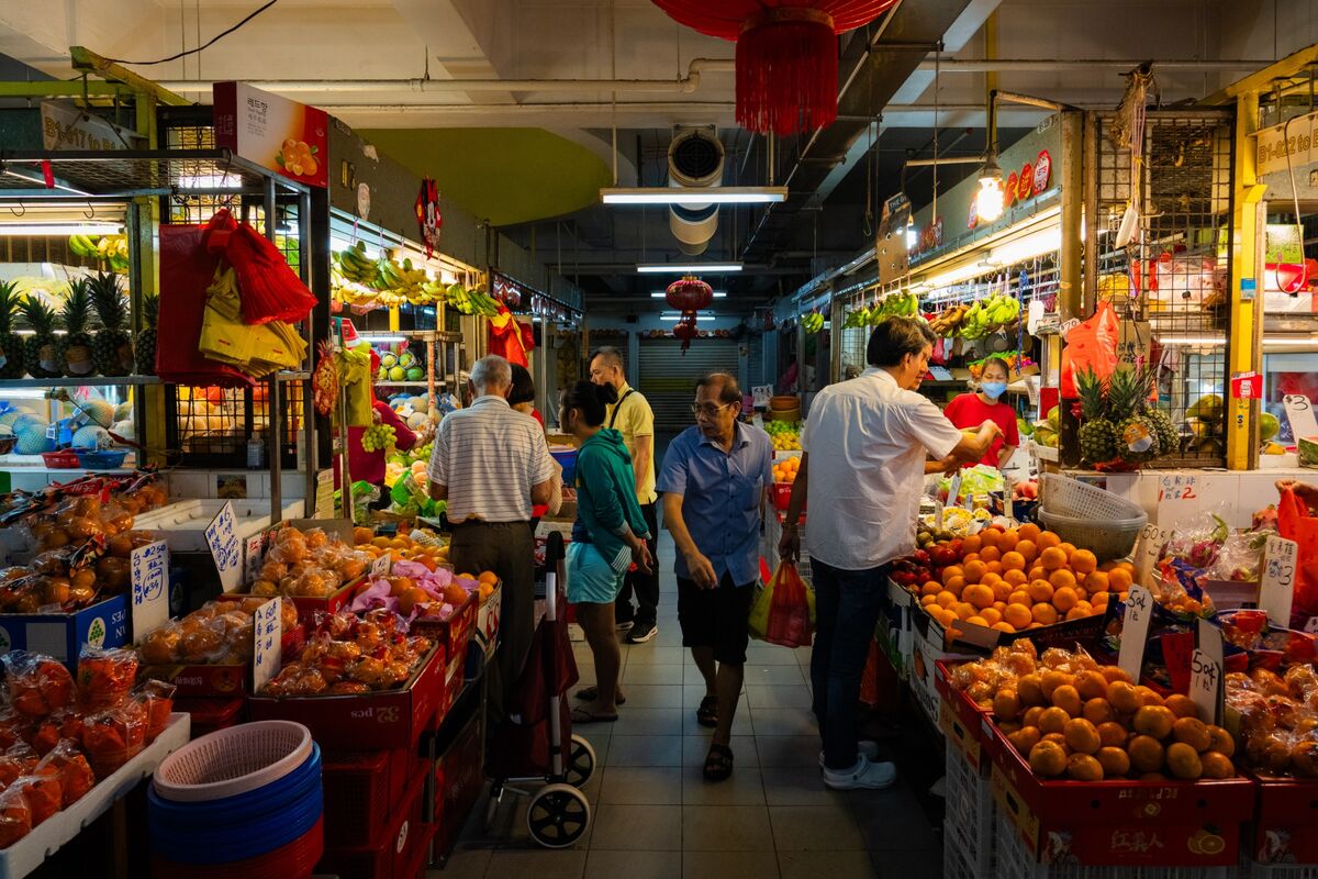 Illustrative photo for: Singapore monetary policy faces growth inflation tradeoff