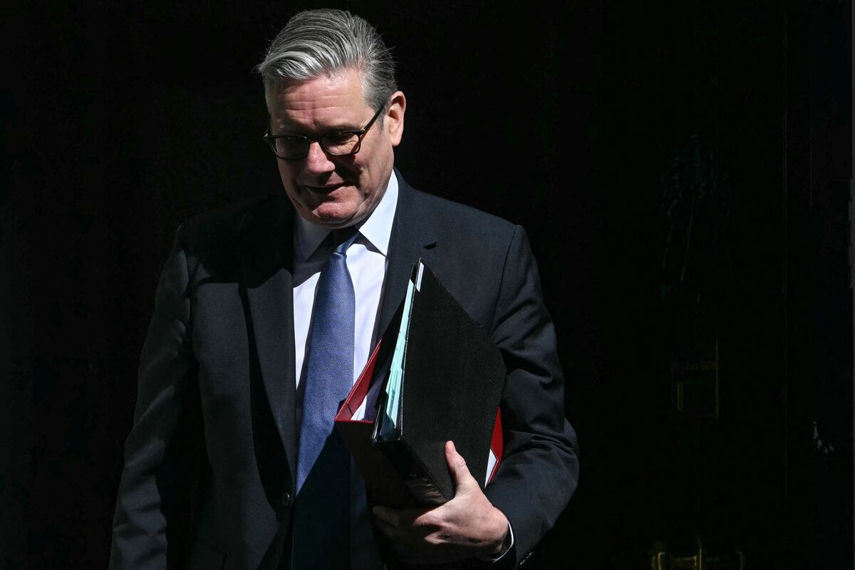 Illustrative photo for: Labour rivals motive opportunity: leadership change looms