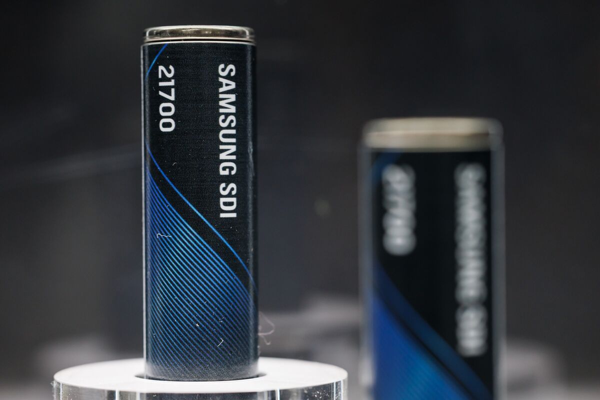 Illustrative photo for: Samsung SDI quarterly loss beats expectations as stock